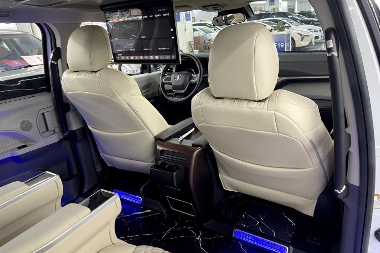 Used Toyota Sienna 2023 2.5L Hybrid Comfort Edition