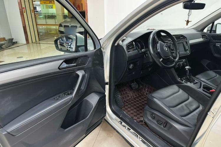 Used Volkswagen Tiguan L 2018 330TSI Automatic Two-Wheel Drive Luxury Edition
