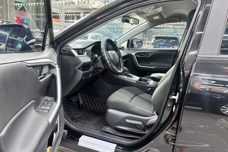 Used Toyota Wildlander 2023 2.0L CVT Two-Wheel Drive Leading Edition
