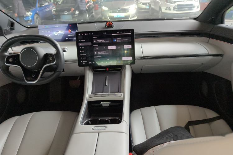 Used Hima Luxeed S7 2024 Max
