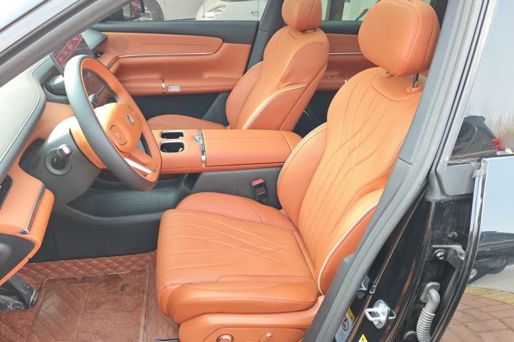 Used  Q07 2025 215 Flagship Edition