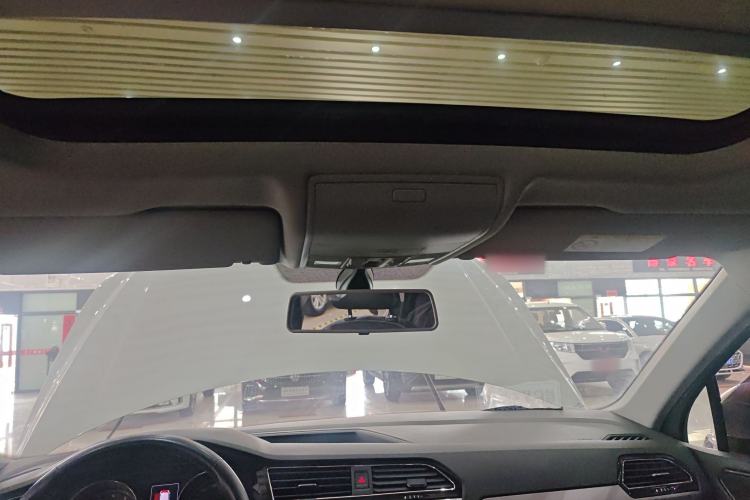 Used Volkswagen Tiguan L 2019 330TSI Automatic Two-Wheel Drive Panoramic Comfort Edition China V Standard
