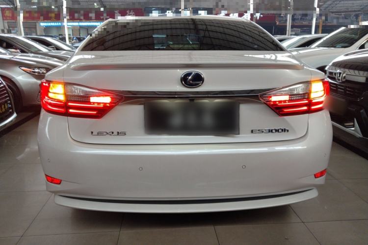 Used Lexus ES 2015 300h Comfort Edition
