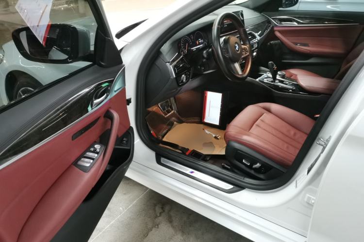 Used BMW 5 Series 2019 Facelifted 530Li Leading Edition M Sport Package
