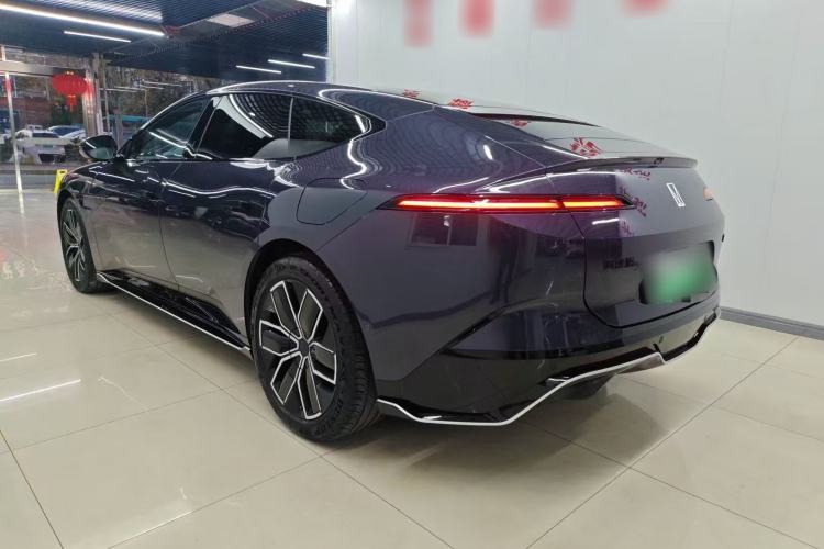 Used  12 2024 700 Three-Laser Rear-Wheel Drive Luxury Edition
