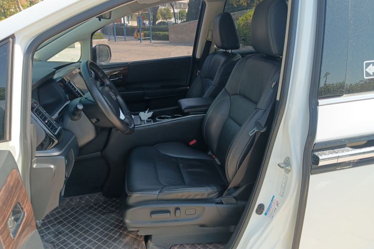 Used Honda Elysion 2016 2.4L Style Edition
