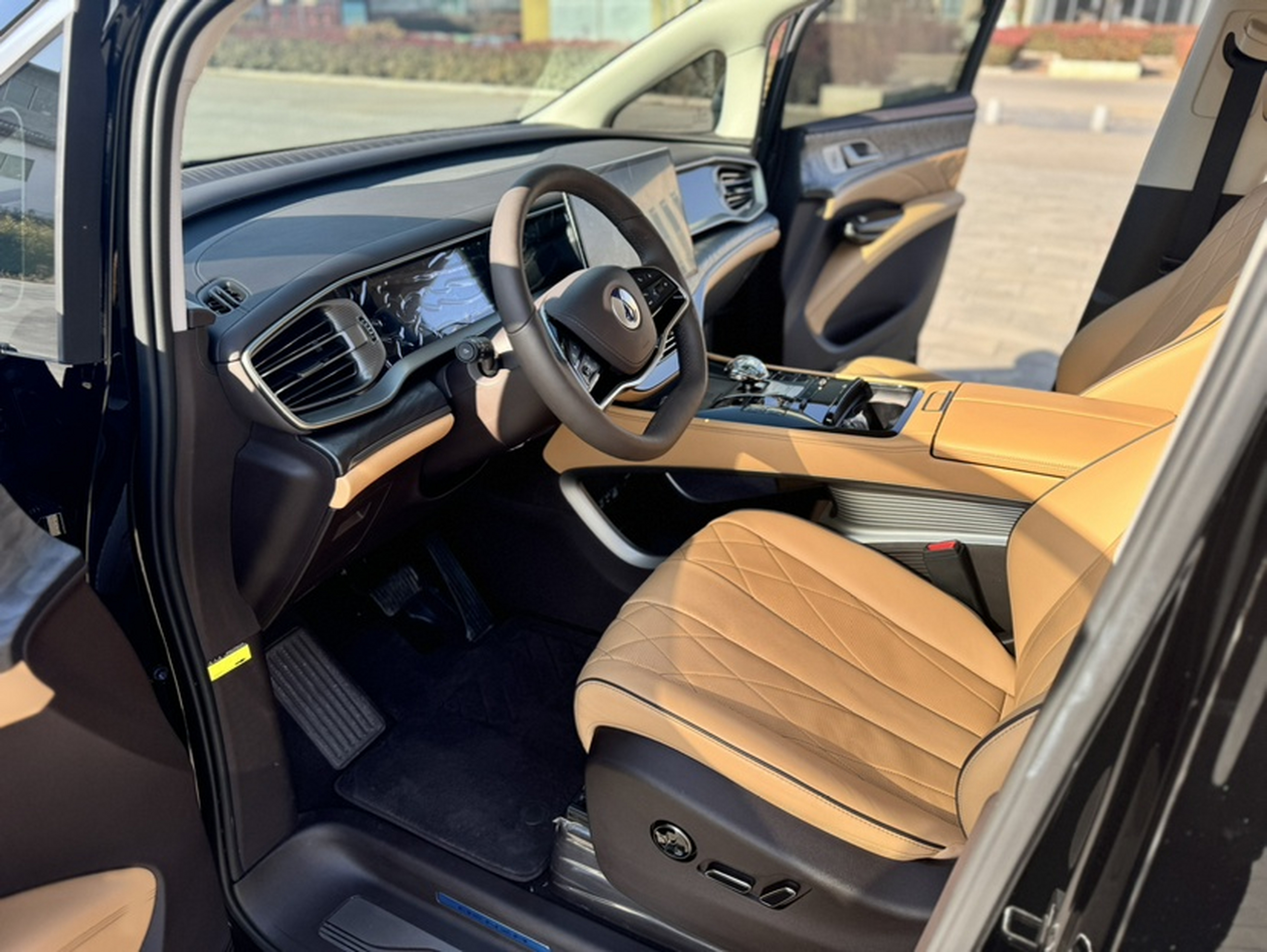 المقاعد الأمامية داخل السيارة