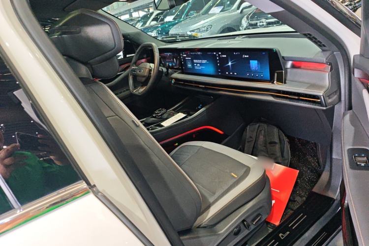 Used Ford Edge 2023 Edge L 2.0T EcoBoost E-Hybrid Four-Wheel Drive Seven-Seat Supreme Model