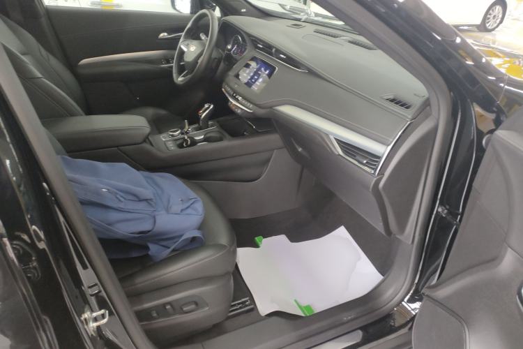 Used Cadillac XT4 2022 28T Two-Wheel-Drive Luxury Version