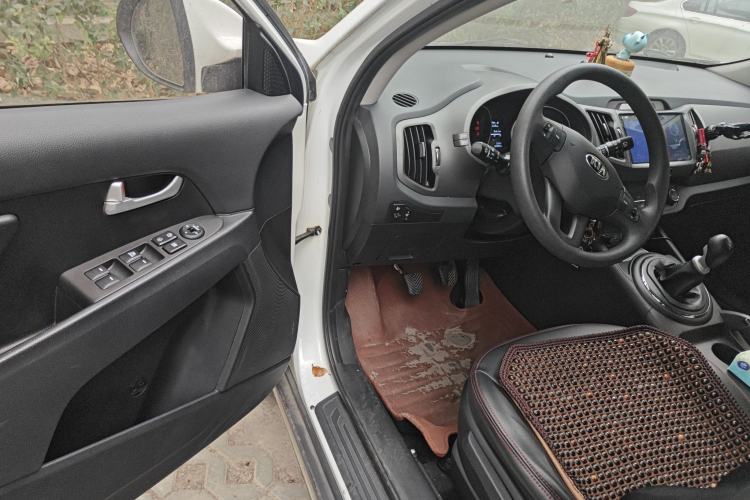 Used Kia Sportage R 2016 2.0L Manual Two-Wheel Drive GL Trim