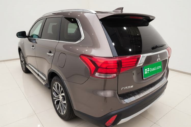 Used Mitsubishi Outlander 2018 2.4L 4x4 Luxury Edition 7-Seater
