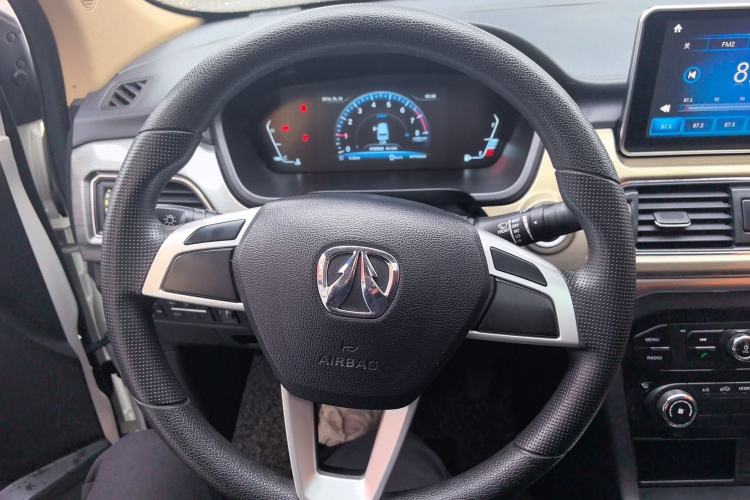 Used BAIC Weiwang M50F 2017 1.3T Standard Model
