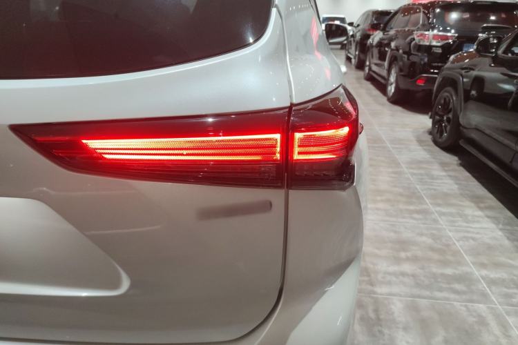 Used Toyota Highlander 2022 Dual-Engine 2.5L Two-Wheel Drive Prestige Edition 7-Seater
