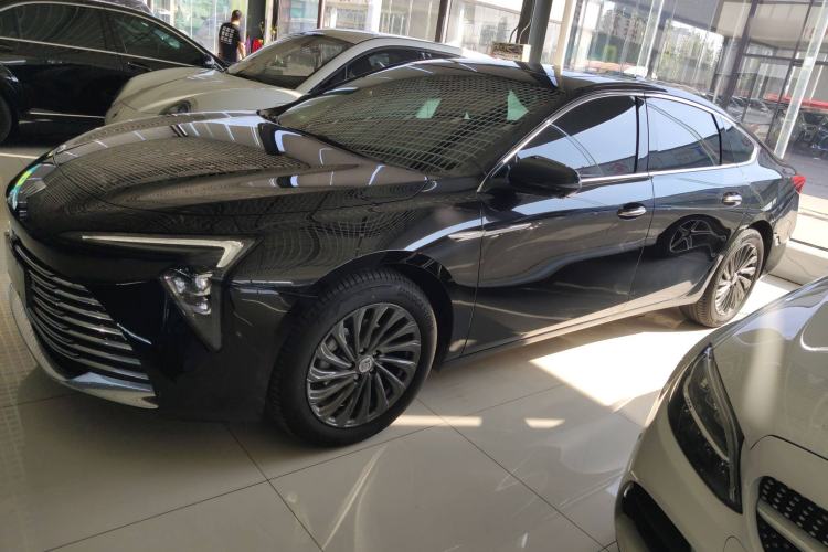 Used Buick LaCrosse 2025 28T Platinum Edition
