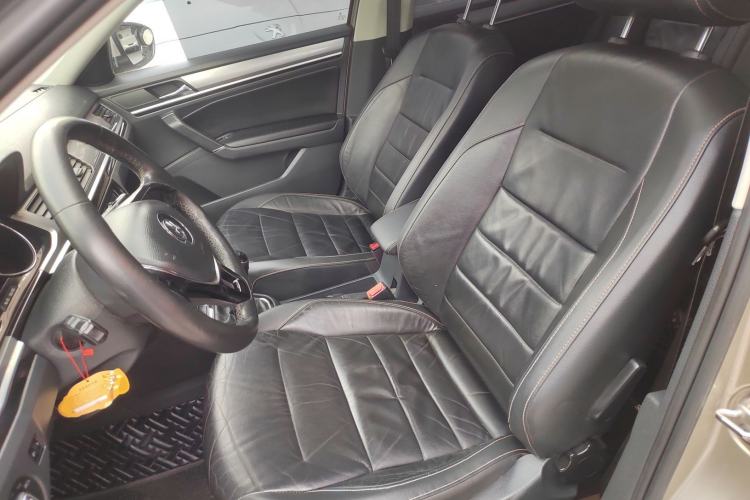 Used Volkswagen Bora 2016 1.6L manual Comfort trim level
