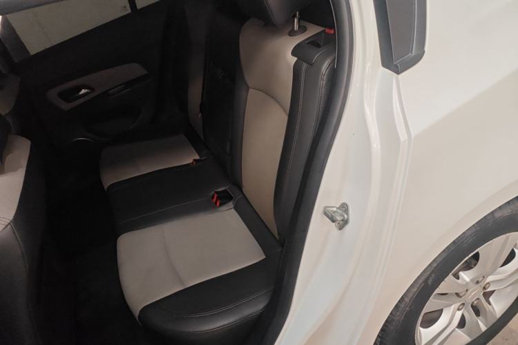 Used Chevrolet Cruze 2013 Hatchback 1.6L Automatic Luxury Model
