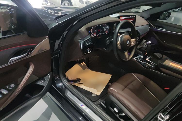 Used BMW 5 Series 2022 Second Facelift 530Li Leading Edition M Sport Package
