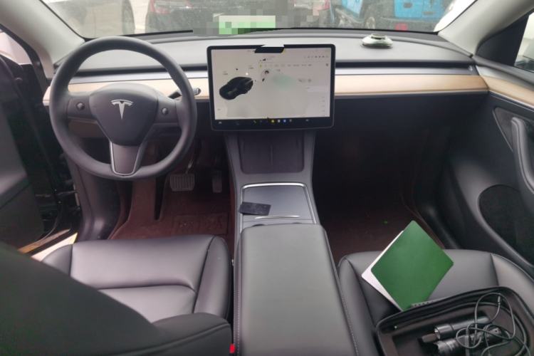 Used Tesla Model Y 2021 Long-Range All-Wheel-Drive Version 3D7