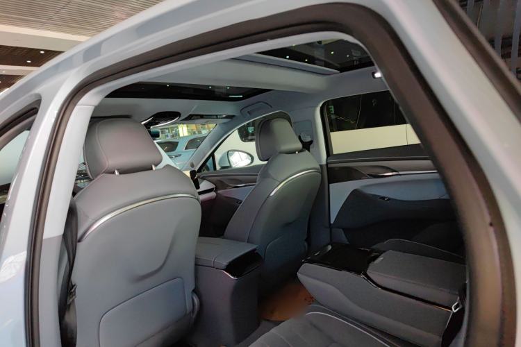 Used VOYAH PASSION 2023 Four-Wheel Drive Flagship Edition
