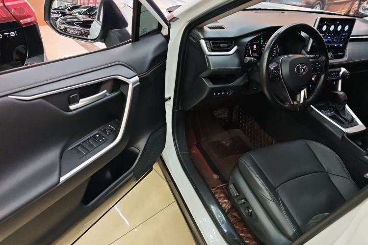 Used Toyota Wildlander 2022 2.0L CVT Two-Wheel Drive Luxury PLUS Edition
