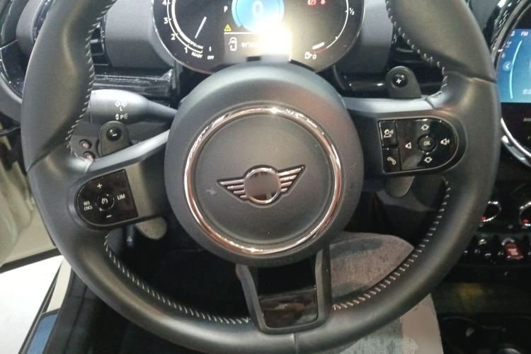 Used  Clubman 2023 2.0T COOPER S Connoisseur
