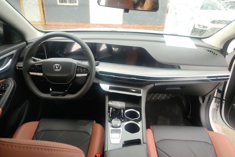 Used Changan Eado 2024 PLUS Blue Whale NE 1.4T GDI DCT High-Energy Edition
