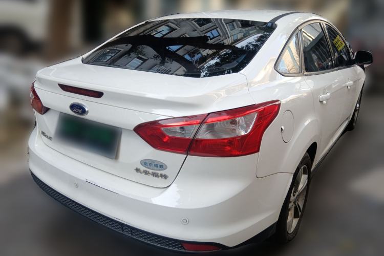 Used Ford Focus 2012 Sedan 1.6L Automatic Fashion Edition
