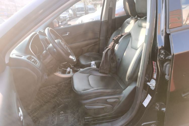 Used  Compass 2017 200T Automatic Family Edition
