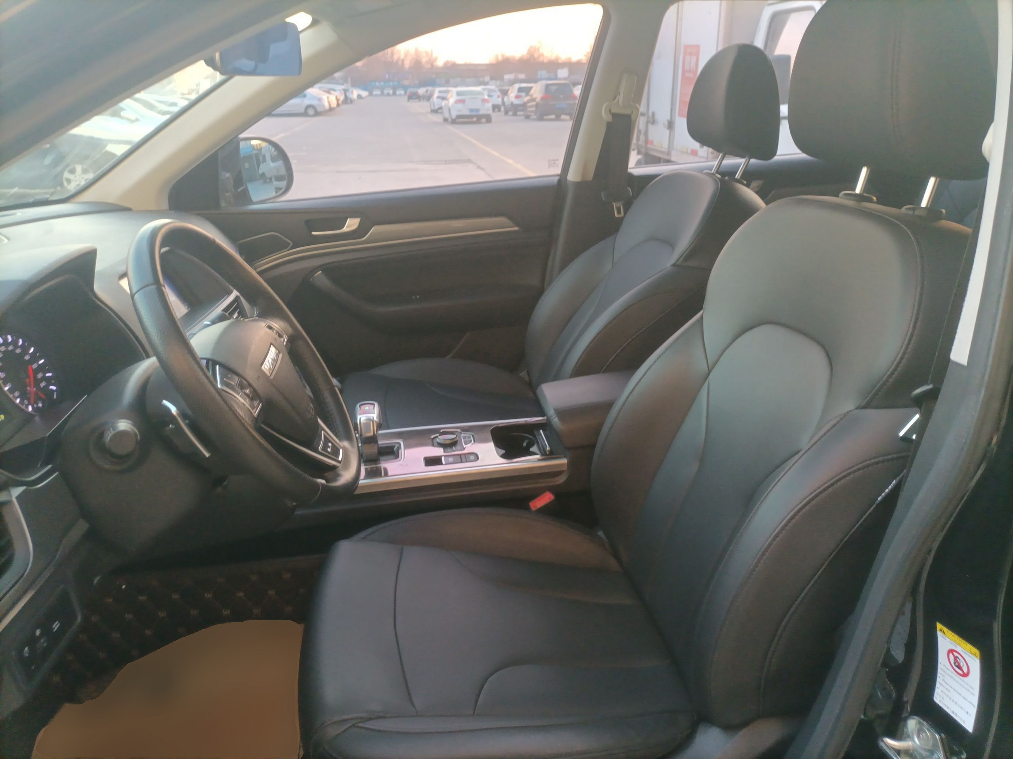 المقاعد الأمامية داخل السيارة