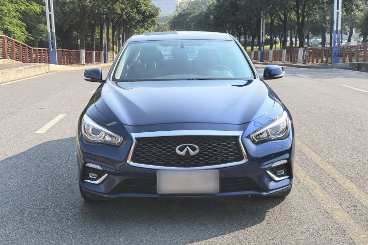 Used Infiniti Q50L 2018 2.0T Enjoyment Version China VI Standard
