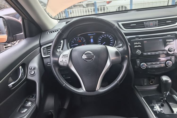 Used Nissan X-Trail 2015 2.0L CVT Comfort MAX Edition 2WD