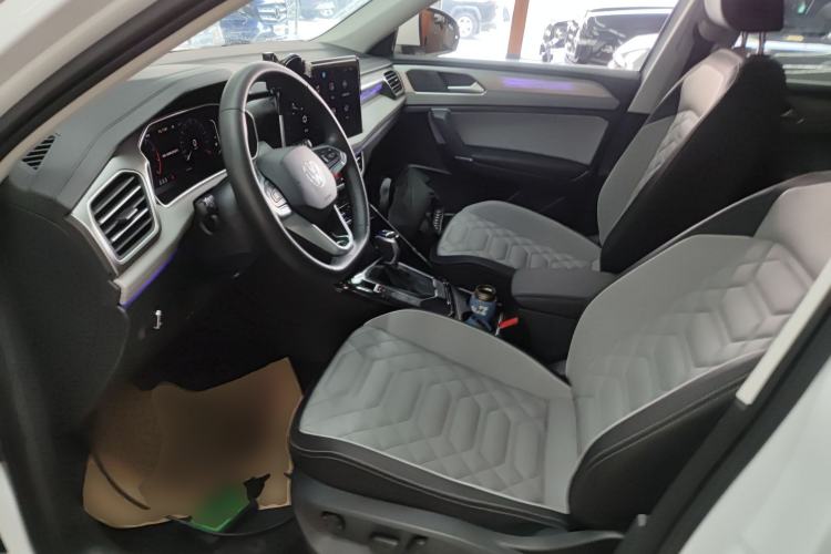 Used Volkswagen Tayron 2024 330TSI Two-Wheel Drive R-Line High-Energy Version
