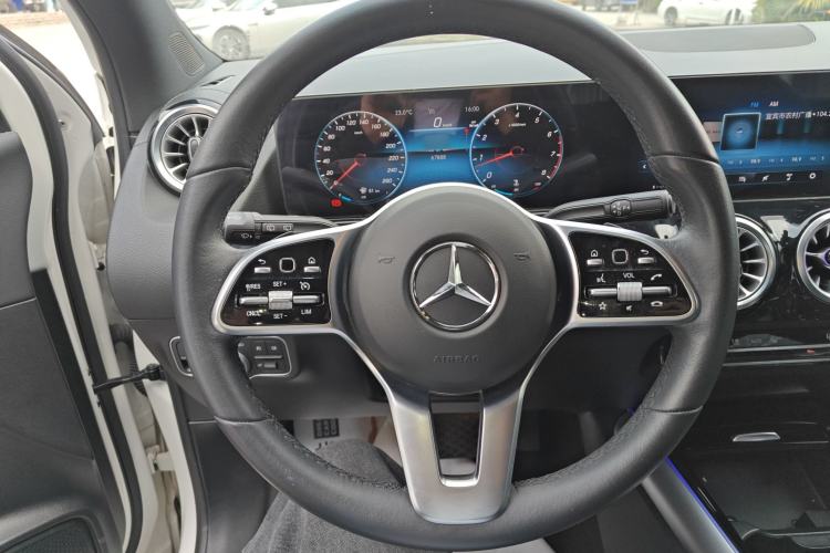 Used Mercedes-Benz GLA 2023 GLA 220
