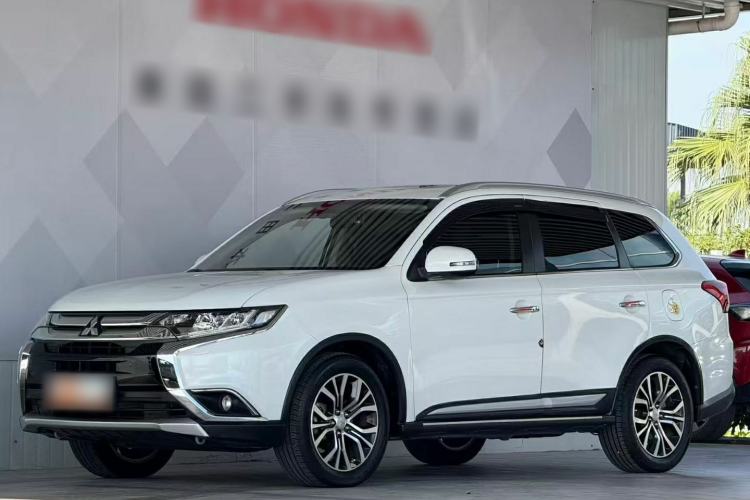 Used Mitsubishi Outlander 2016 2.4L 4x4 Elite Edition 7-Seater
