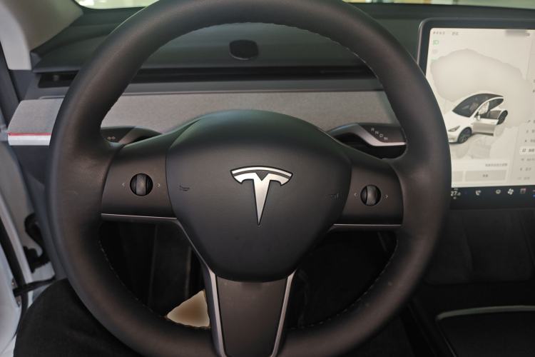 Used Tesla Model Y 2024 Long-Range All-Wheel-Drive Version
