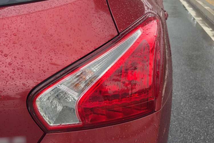 Used Nissan Tiida 2014 1.6L CVT Smart Model
