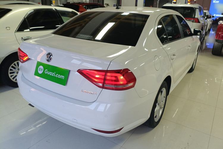 Used Volkswagen Lavida 2017 1.6L Manual Fashion Edition