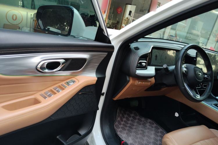 Used GAC Trumpchi GS8 2024 Linghang Series 2.0 TGDI Two-Wheel Drive Luxury Smart Connectivity Version