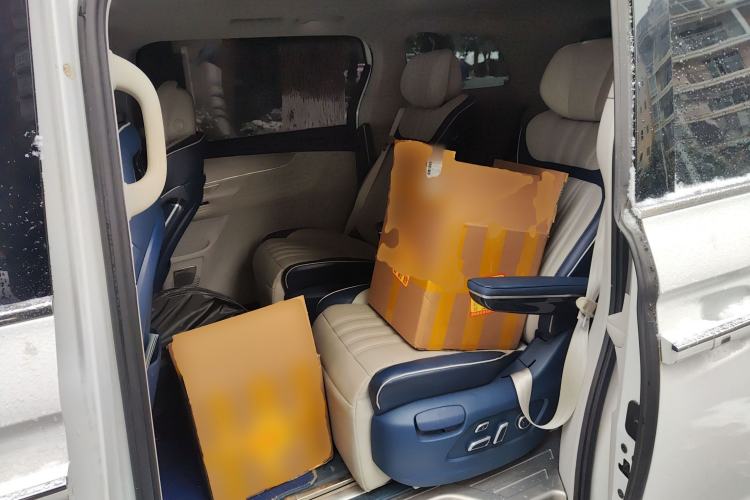 Used Roewe iMAX8 2021 400TGI Supreme Series Ultimate Edition
