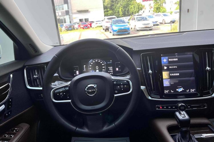 Used Volvo S90 2018 T4 Zhiyuan Edition
