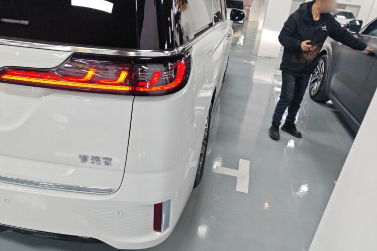 Used VOYAH Dream 2024 PHEV Ultra-Long Range Flagship Edition