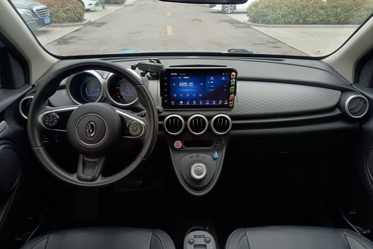 Used ORA Black Cat 2019 351 km Family Edition
