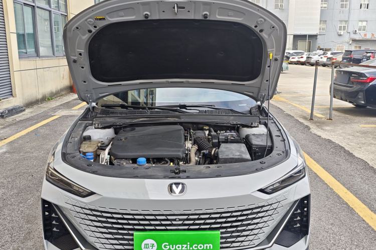 Used Changan UNI-V 2022 1.5T Smart Navigation Version
