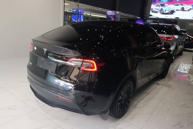 Used Tesla Model Y 2023 Rear-Wheel-Drive Version
