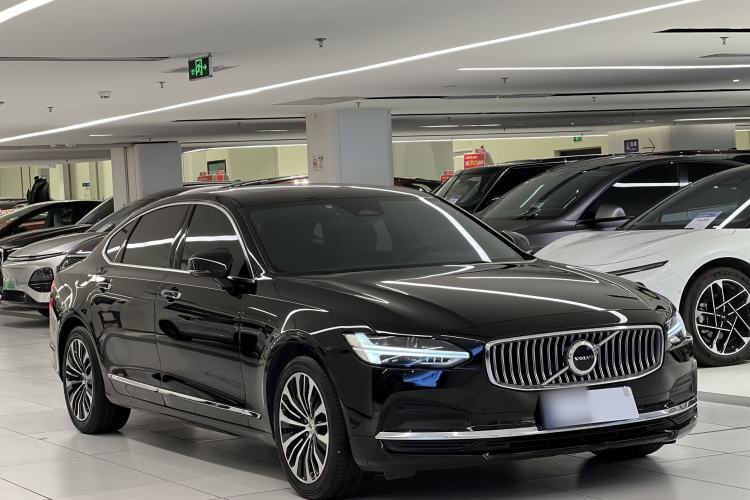 Used Volvo S90 2023 B5 Zhiyi Luxury Edition
