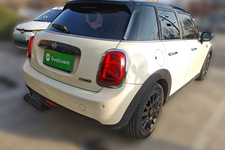 Used MINI MINI 2020 1.5T COOPER Classic Edition Five-Door Version
