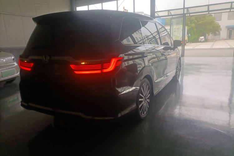 Used Honda Elysion 2022 2.0L eHEV Luxury Edition
