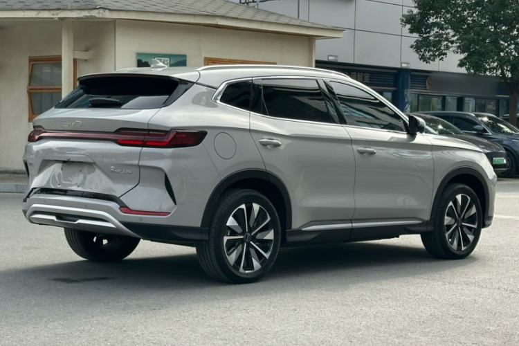 Used BYD Song PLUS New Energy 2025 EV Intelligent Driving Edition 520km Luxury Model
