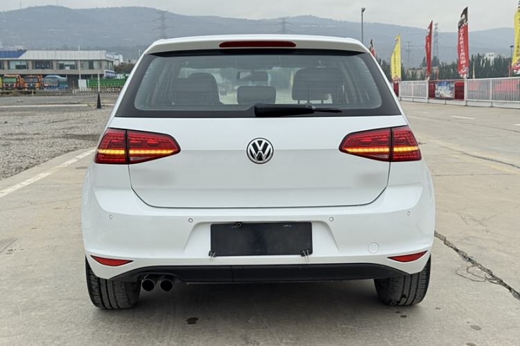 Used Volkswagen Golf 2016 230TSI Automatic Comfort Version
