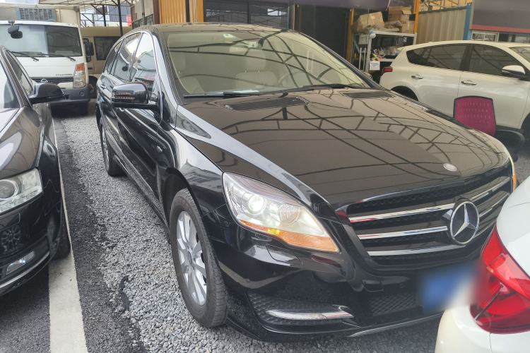 Used Mercedes-Benz R-Class 2017 R 320 4MATIC Business Edition Prestige Model
